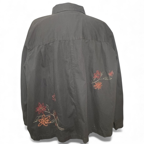 CJ Banks Black Embroidered Floral Button Down Lightweight Shacket Size 2X - Picture 4 of 7